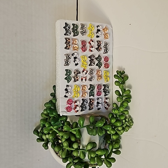 36 Stud Earrings Cat Design New - Picture 3 of 4